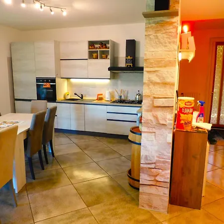 Appartement Lukas Con Il Cuore 3 6 Pers E Giardino Privato Merone