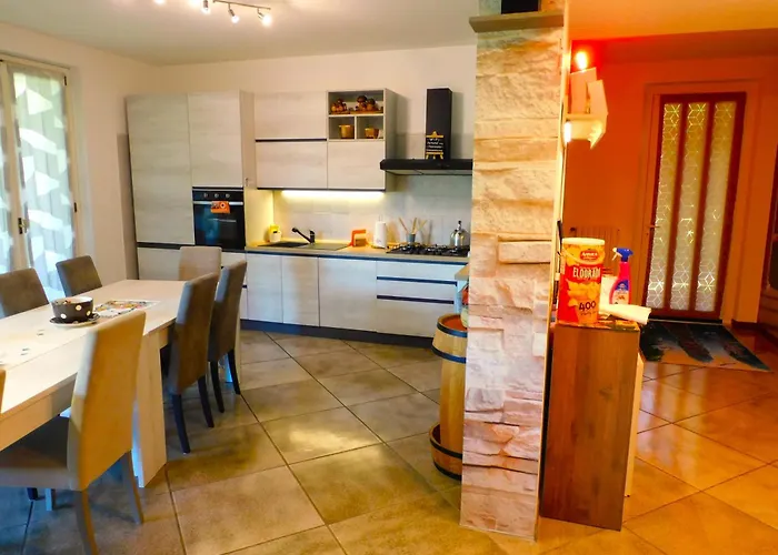 Appartement Lukas Con Il Cuore 3 6 Pers E Giardino Privato Merone